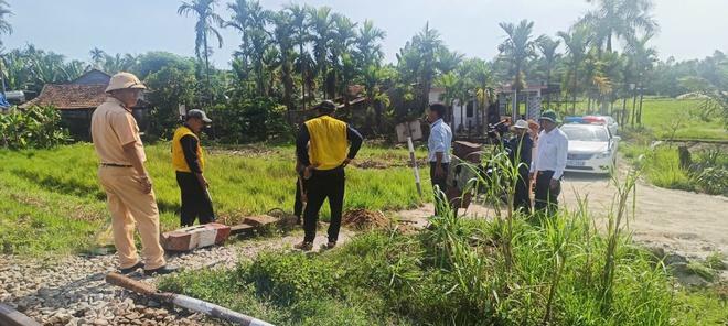 Địa phương đầu tiên "về đích" đóng, xóa lối đi tự mở qua đường sắt- Ảnh 4.